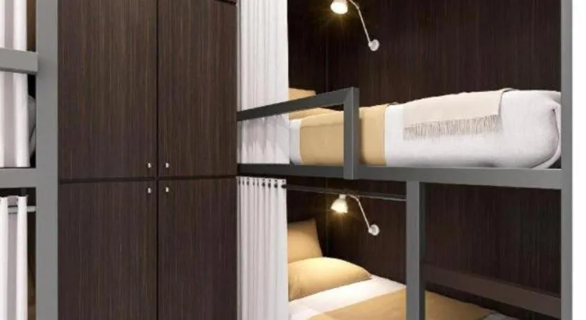 Bed in Capsule@Hive Bugis