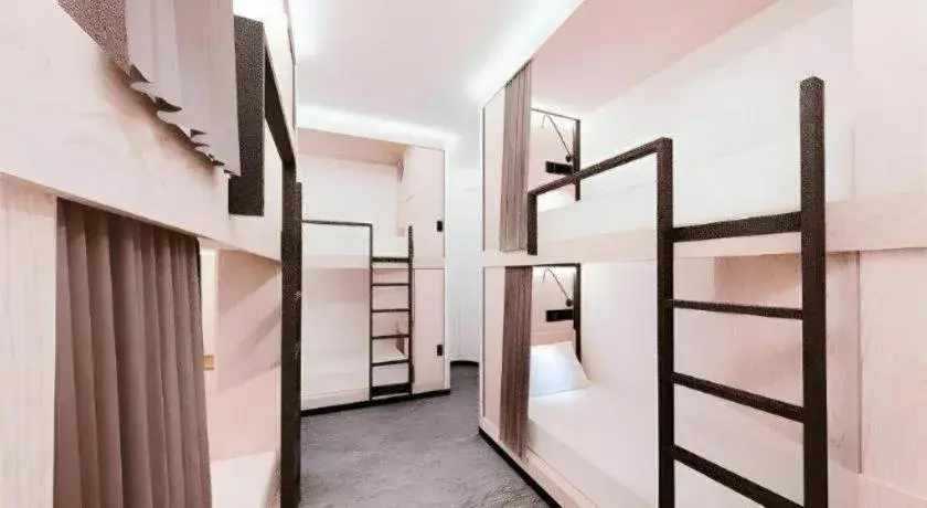 Bed in Capsule@Hive Bugis Bed in Capsule@Hive Bugis