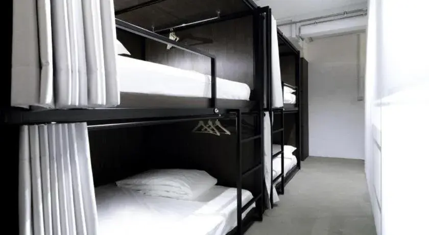 Bed in Capsule@Hive Bugis Bed in Capsule@Hive Bugis