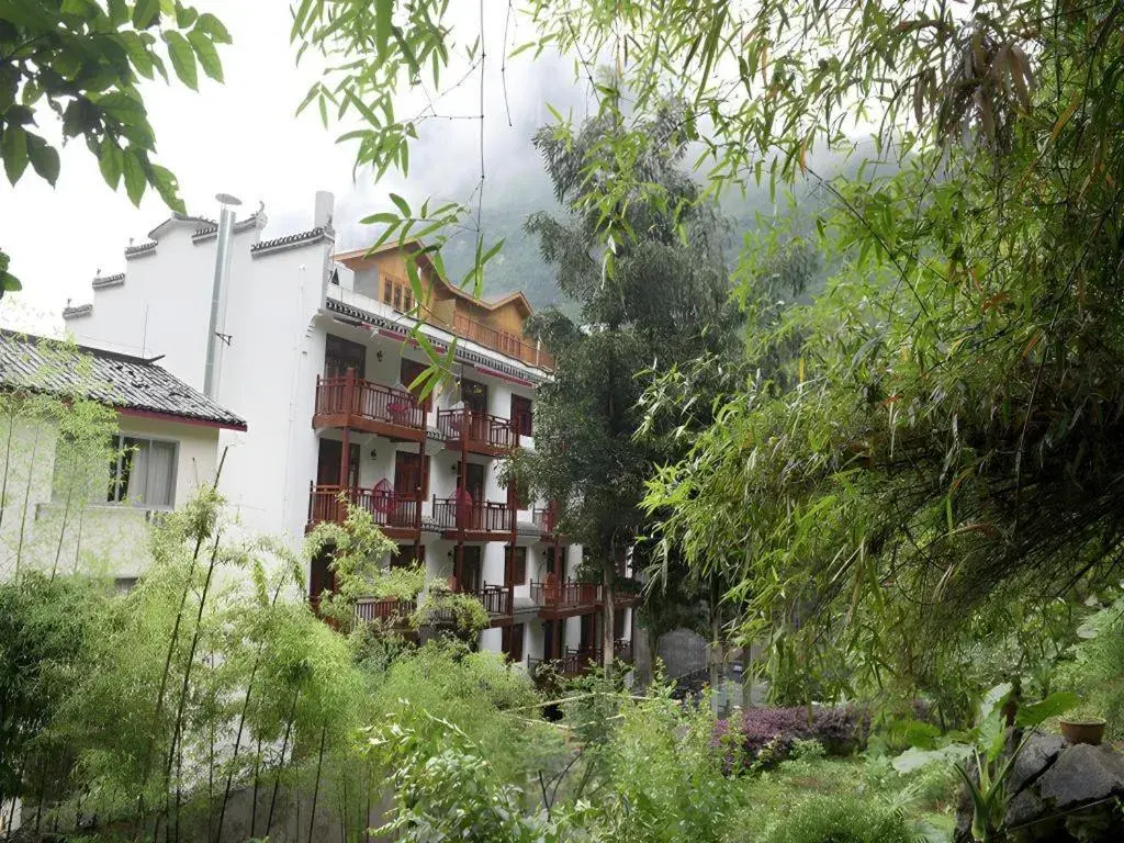 Alley Mountain View Garden Hotel Alley Mountain View Garden Hotel