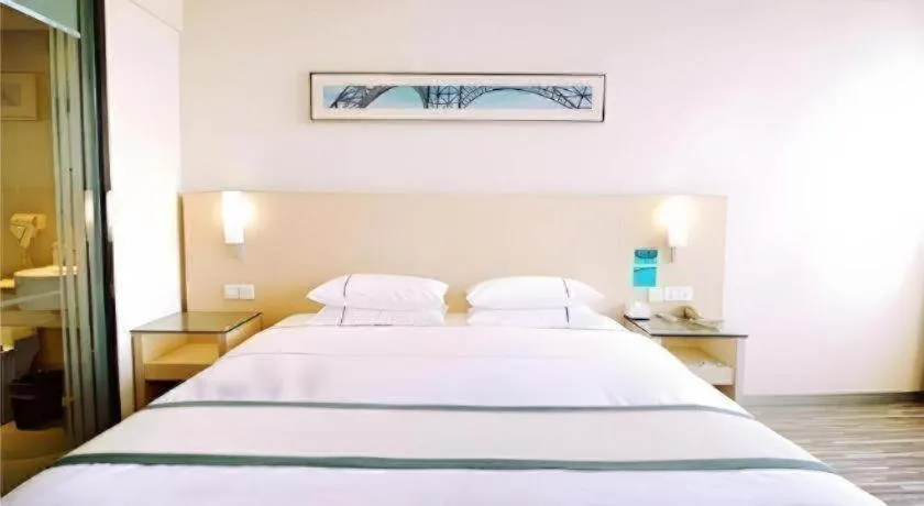 Bed in City Comfort Inn Wuhan Huangpu