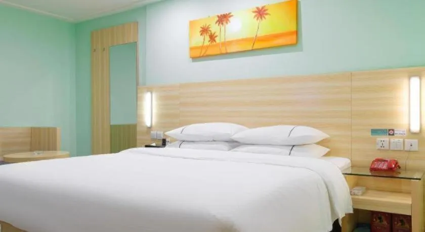 Bed in City Comfort Inn Guiping Xishan