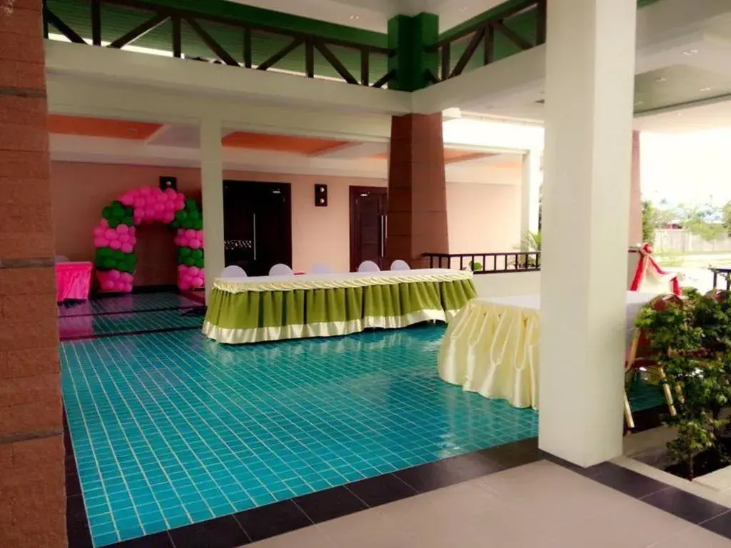 The Flora May Resort The Flora May Resort