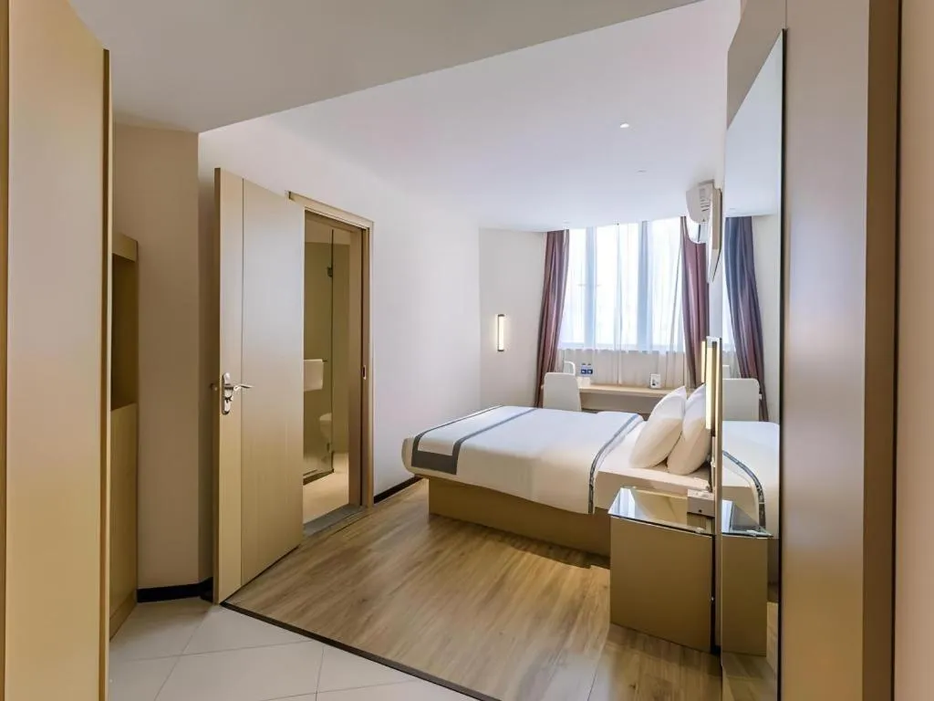 Bed in City Comfort Inn Dangtu High Speed East Railway Station RT-Mart