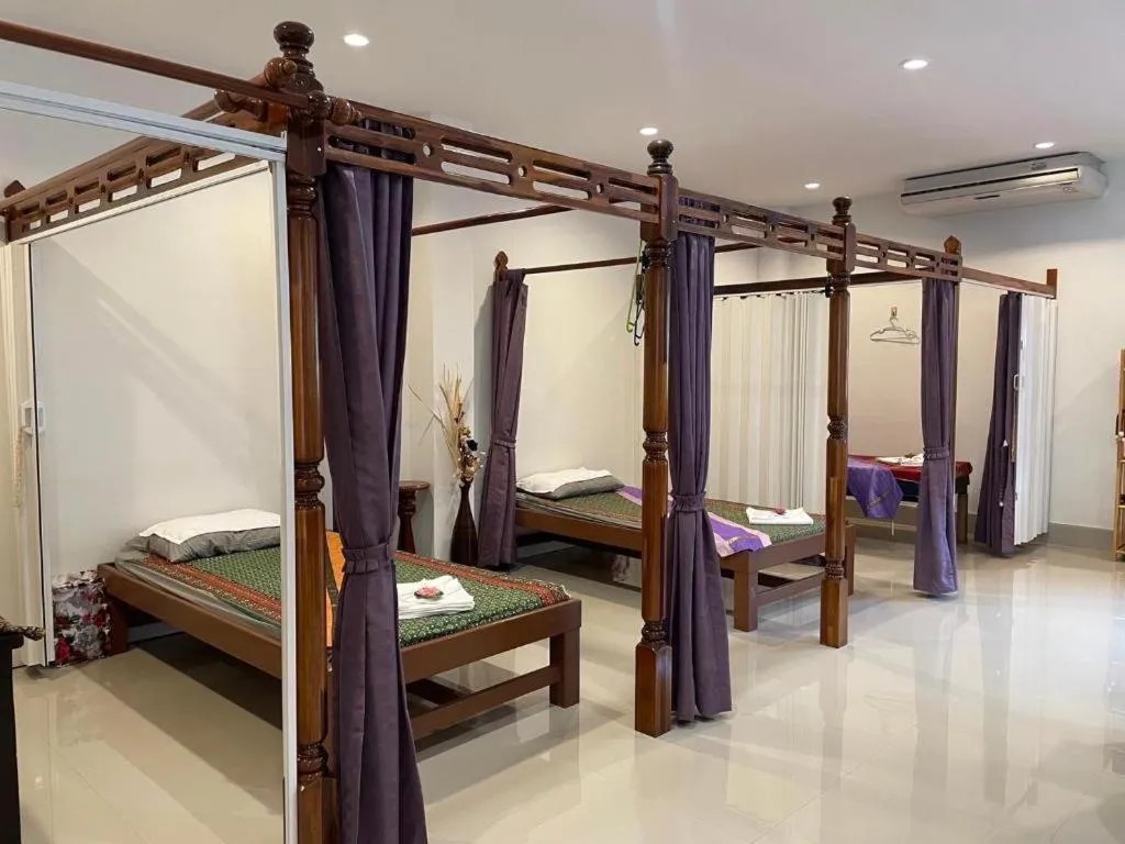 Bed in Bunjongburi Hotel