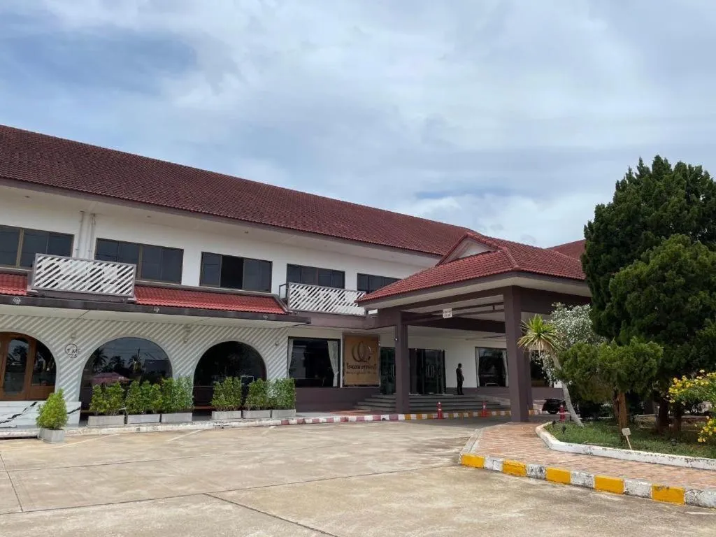 Bunjongburi Hotel