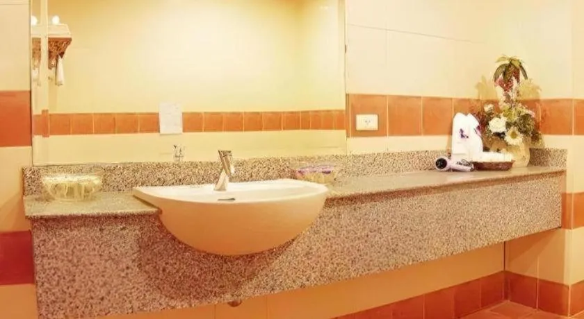 Phuphaya Resort Pattaya