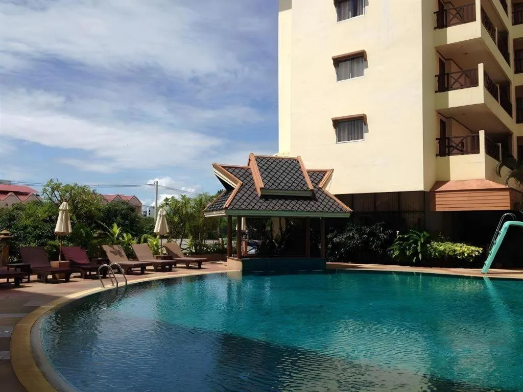Phuphaya Resort Pattaya