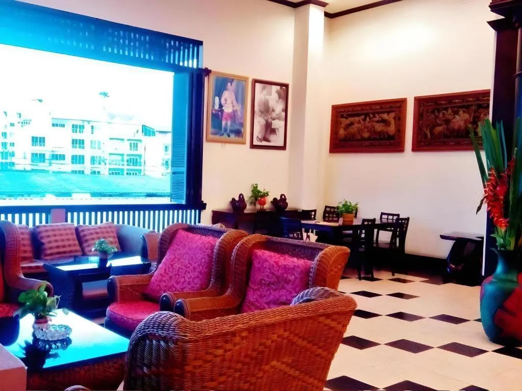 Phuphaya Resort Pattaya