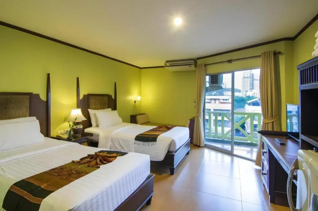 Bed in Phuphaya Resort Pattaya Bed in Phuphaya Resort Pattaya