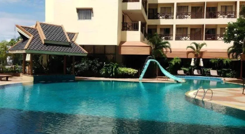 Phuphaya Resort Pattaya