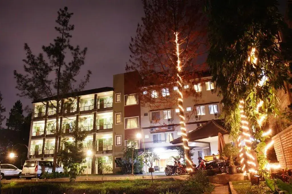 Lotus Bandung Hotel, Cafe, and Meeting Place Lotus Bandung Hotel, Cafe, and Meeting Place