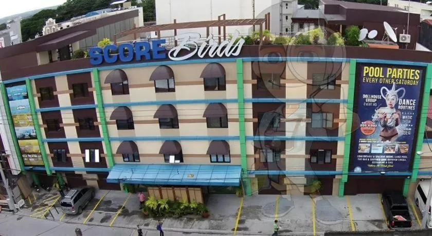 Score Birds Hotel