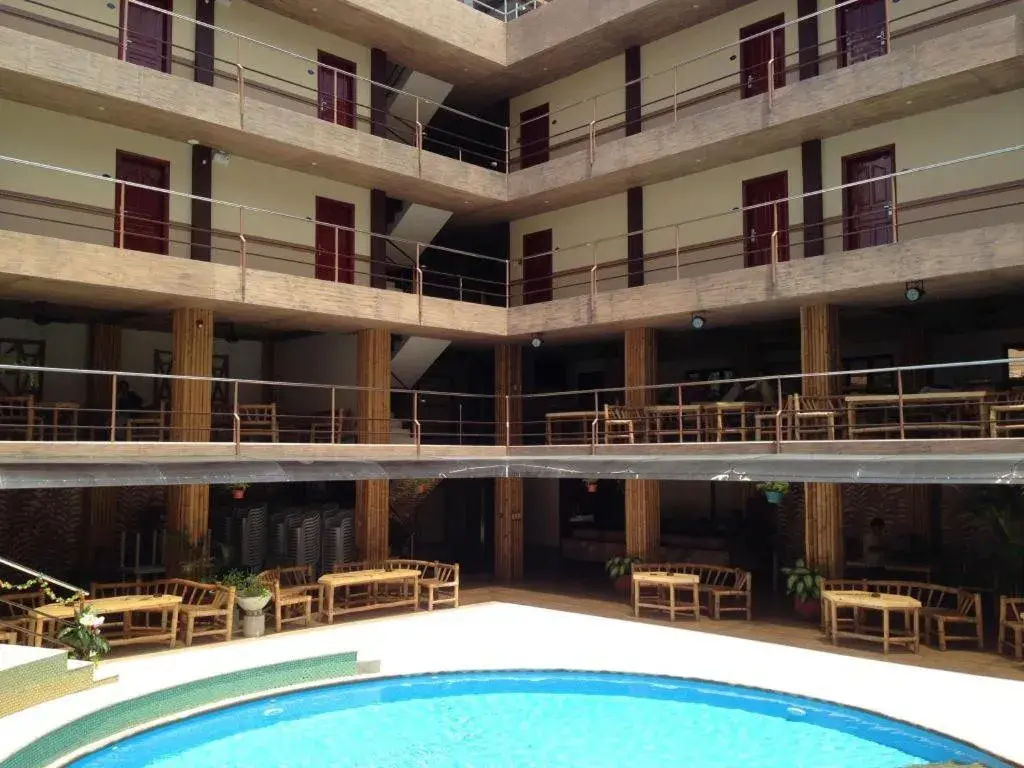 Score Birds Hotel Score Birds Hotel