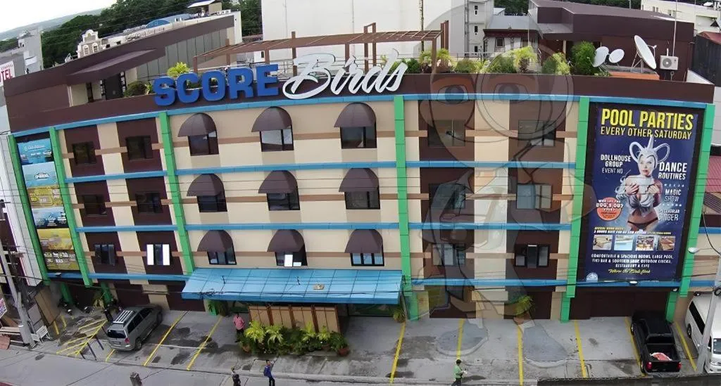 Score Birds Hotel