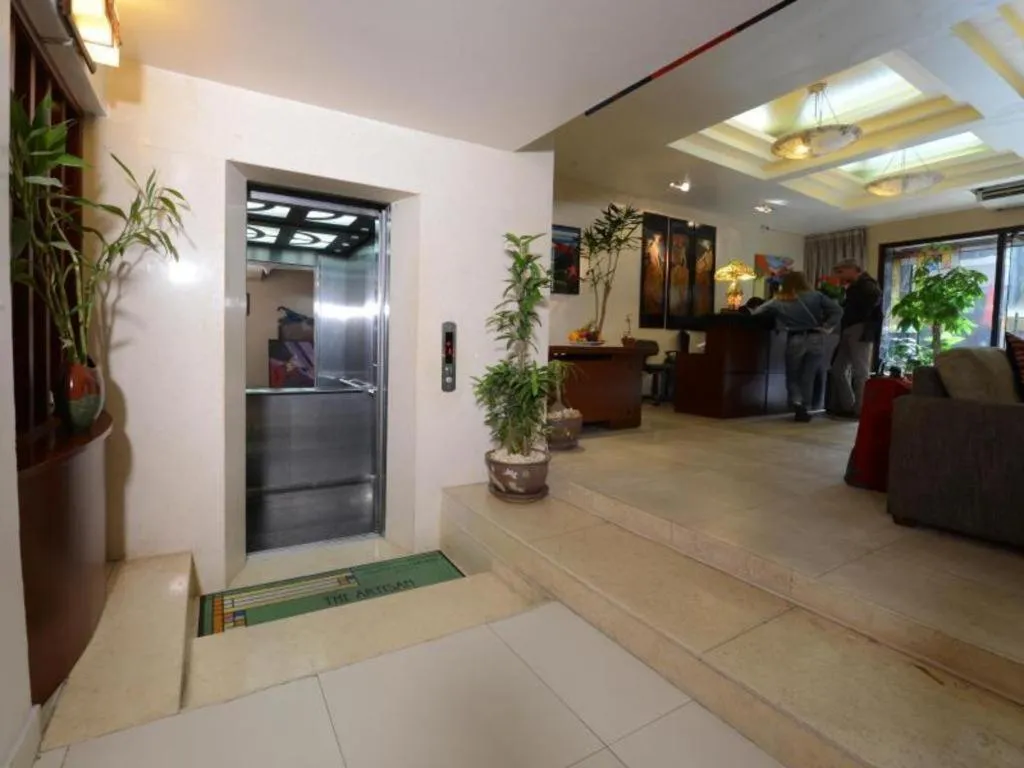 Artisan Boutique Hotel