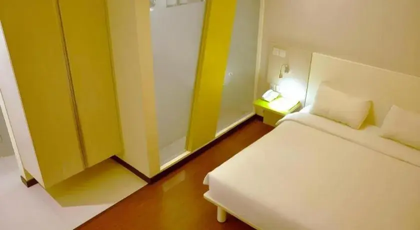 Bed in Everbright Ambon Hotel Bed in Everbright Ambon Hotel