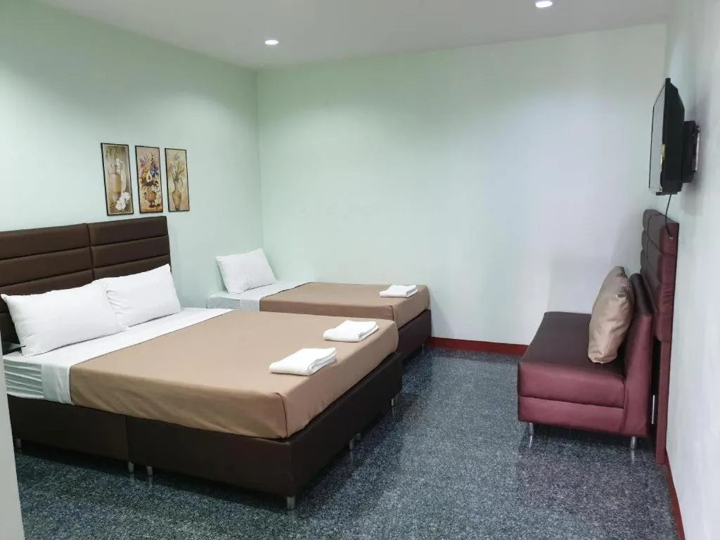 Bed in Friends House Resort