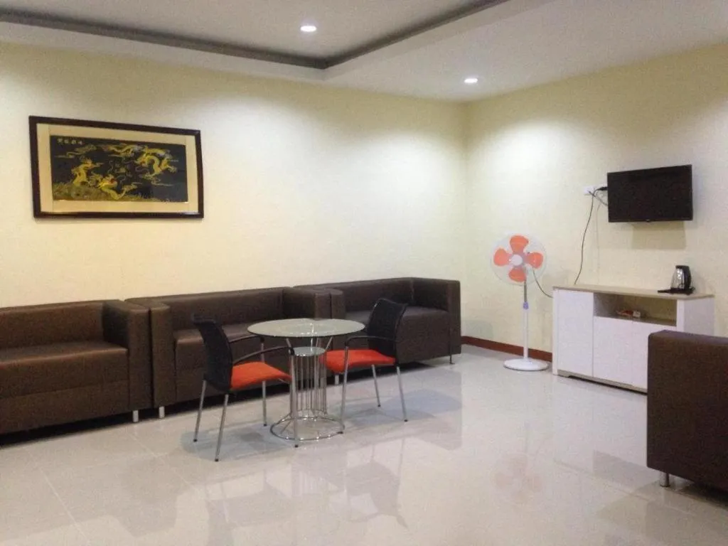 Friends House Resort