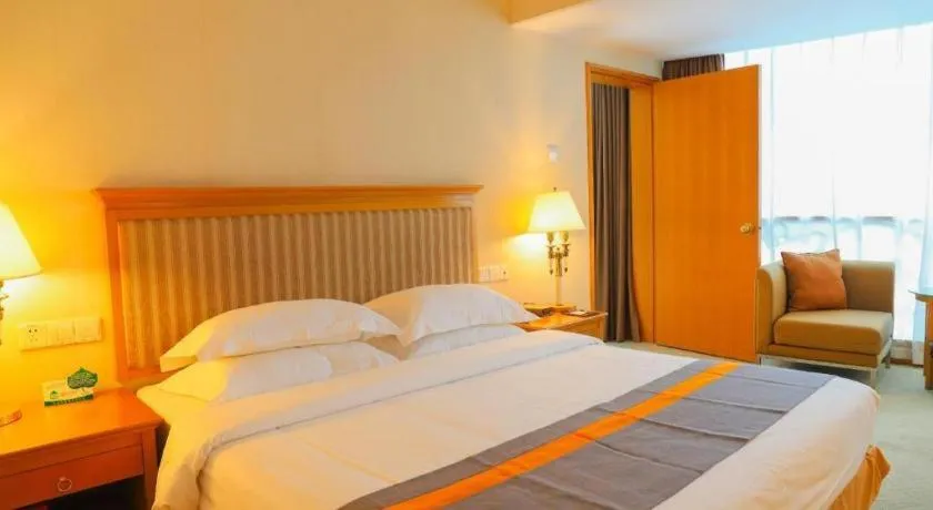 Bed in Golden Sea View Hotel Haikou