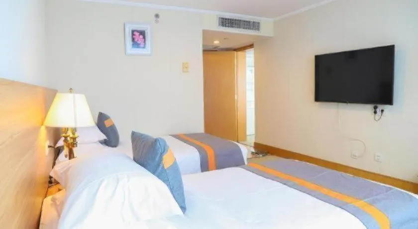 Bed in Golden Sea View Hotel Haikou