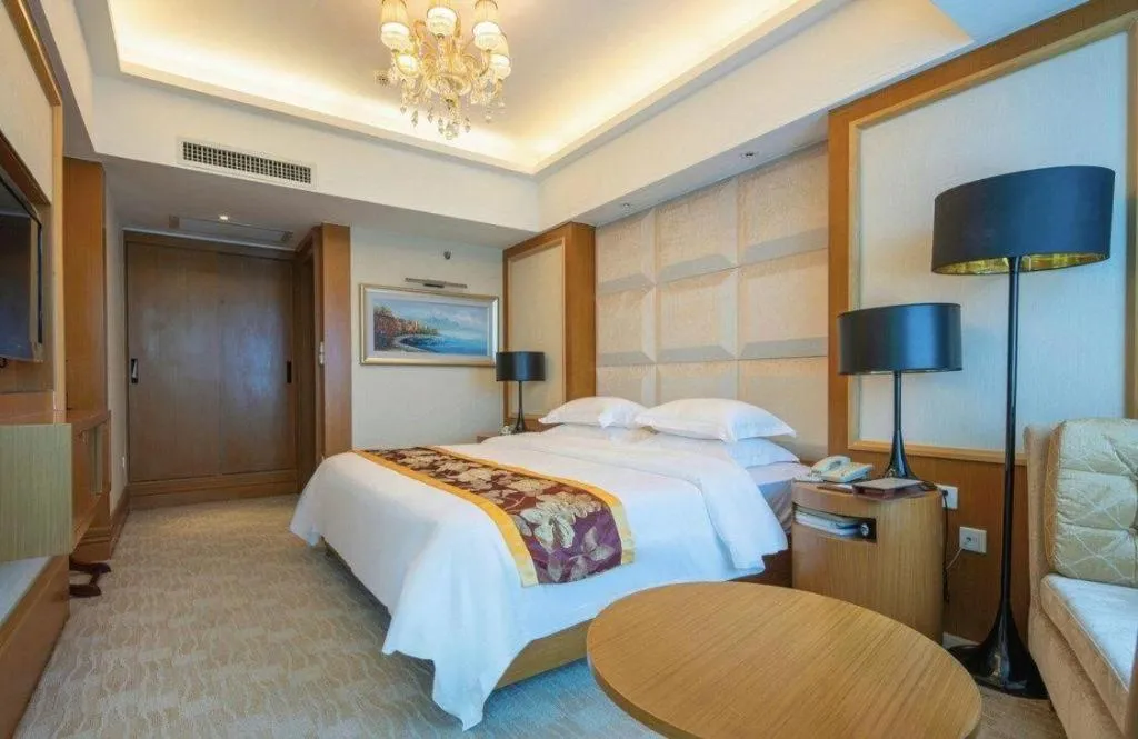 Bed in Golden Sea View Hotel Haikou