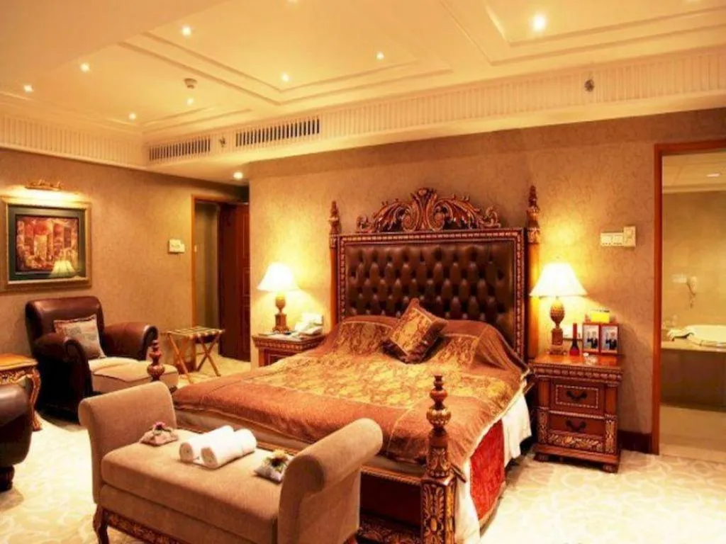 Bed in Golden Sea View Hotel Haikou