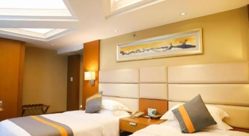 Bed in Golden Sea View Hotel Haikou