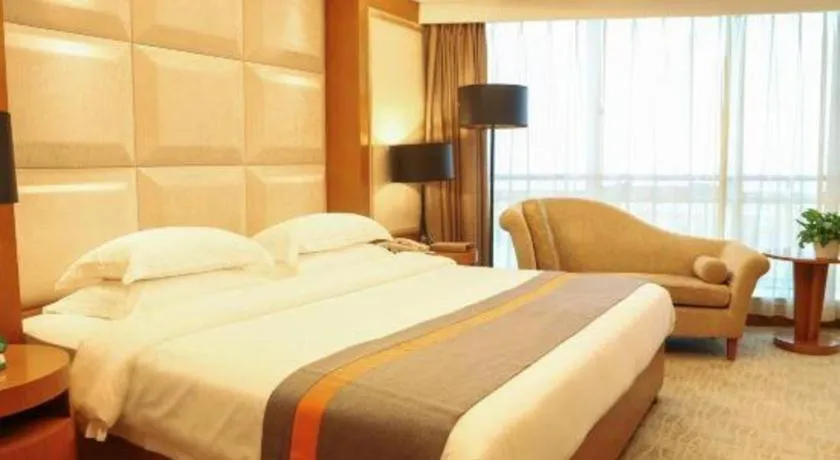 Bed in Golden Sea View Hotel Haikou