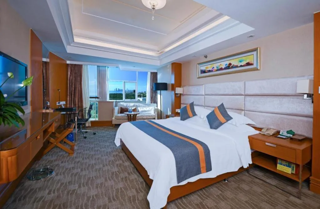 Bed in Golden Sea View Hotel Haikou