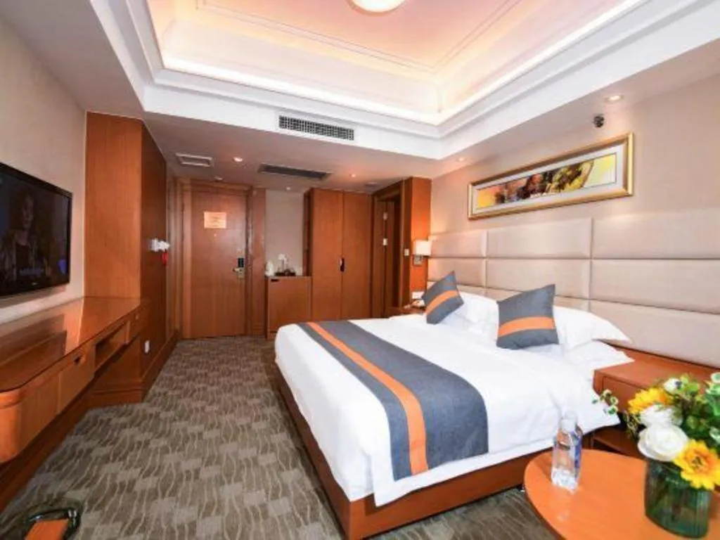 Bed in Golden Sea View Hotel Haikou
