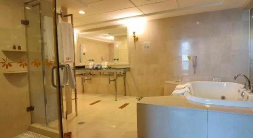 Golden Sea View Hotel Haikou