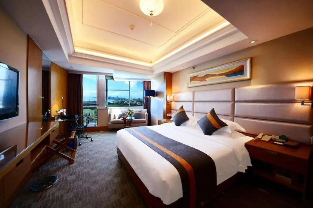 Bed in Golden Sea View Hotel Haikou