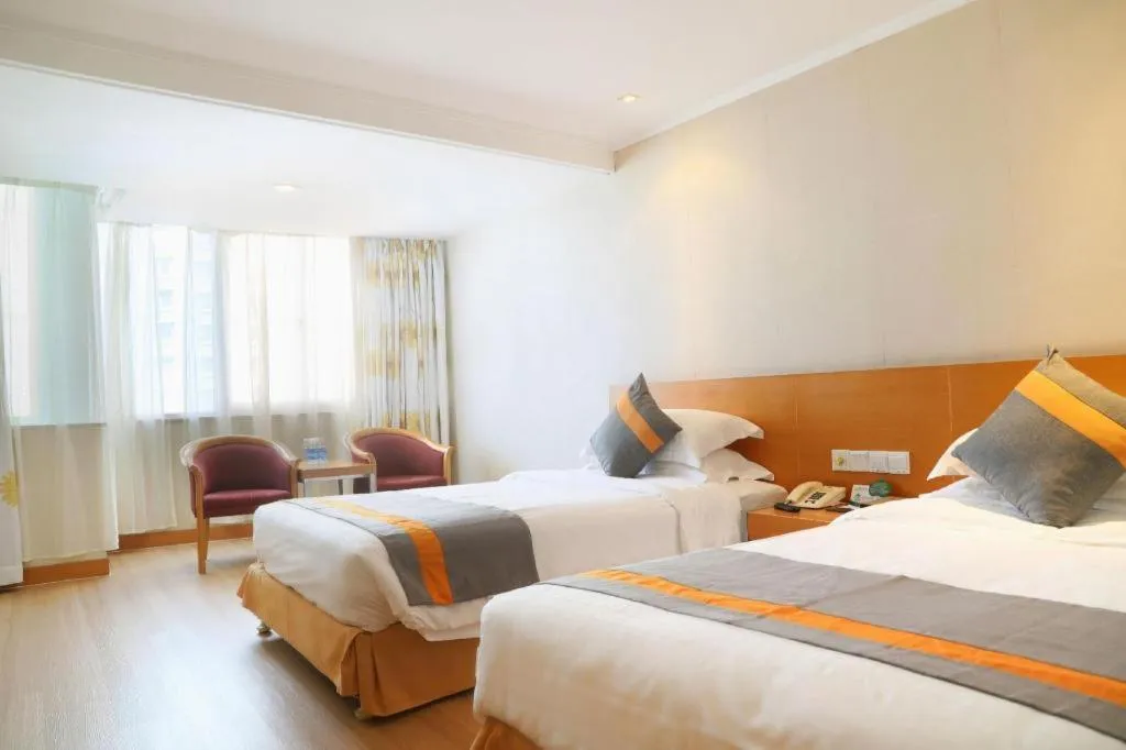 Bed in Golden Sea View Hotel Haikou