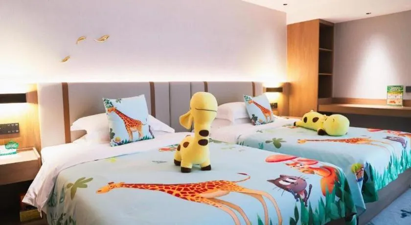 Bed in Golden Sea View Hotel Haikou