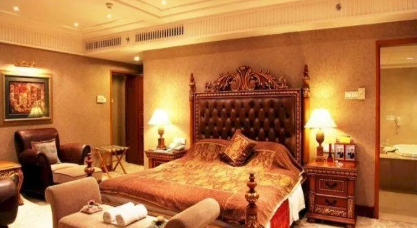 Bed in Golden Sea View Hotel Haikou