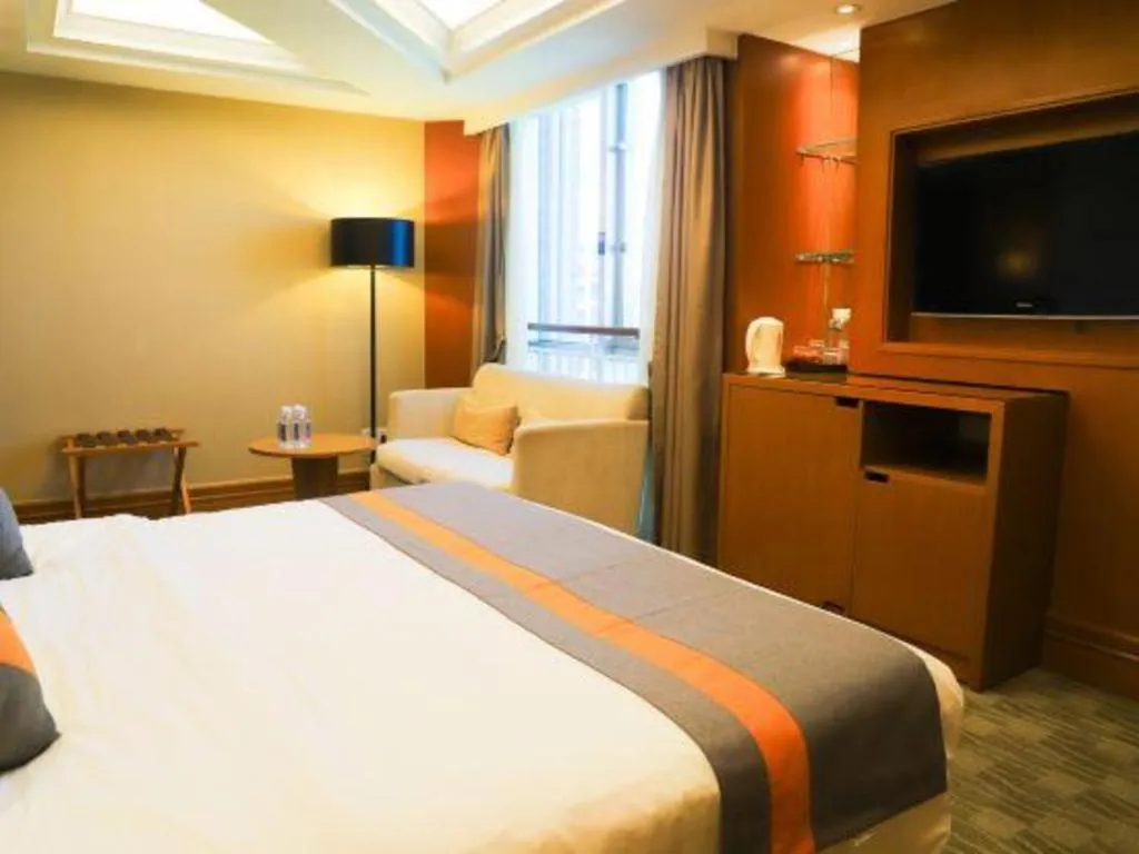 Bed in Golden Sea View Hotel Haikou