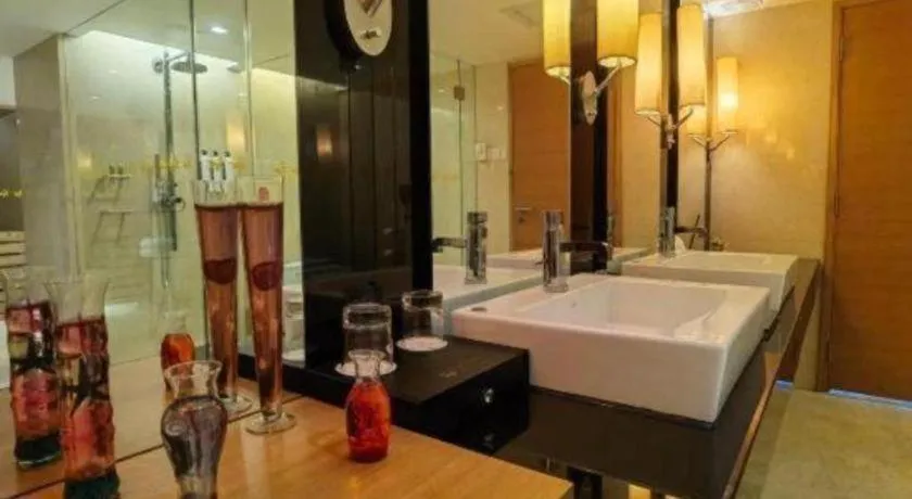 Golden Sea View Hotel Haikou