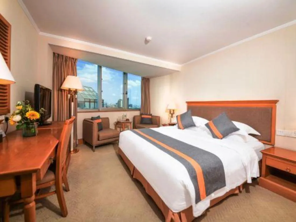 Bed in Golden Sea View Hotel Haikou