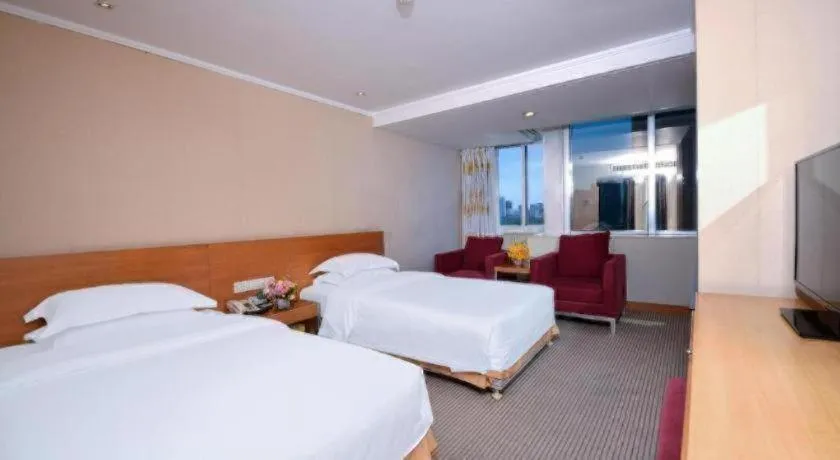 Bed in Golden Sea View Hotel Haikou