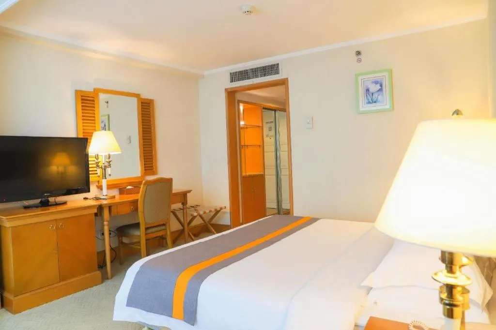 Bed in Golden Sea View Hotel Haikou