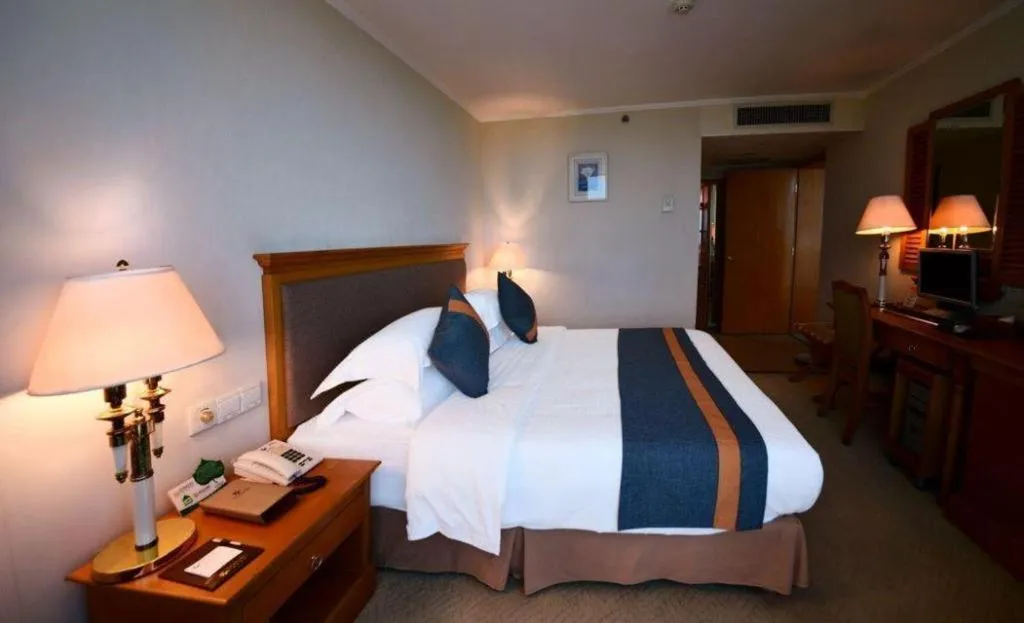 Bed in Golden Sea View Hotel Haikou