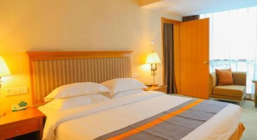 Bed in Golden Sea View Hotel Haikou