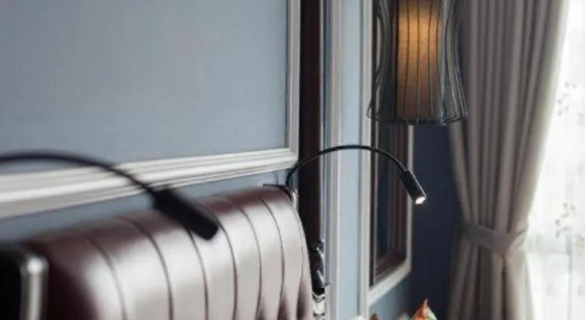 Ha Noi Crystal Pearl Hotel