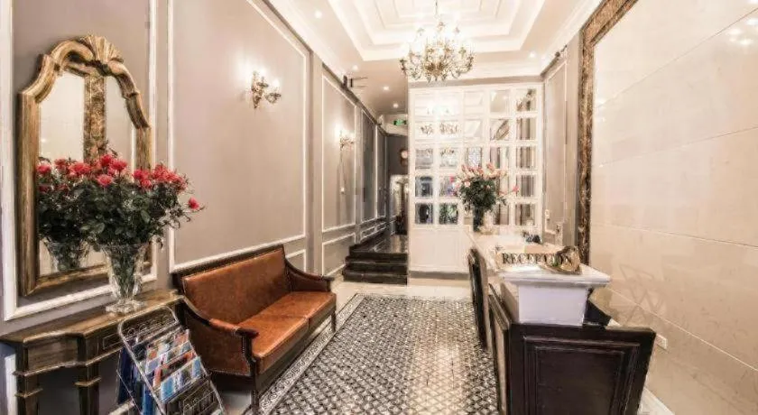 Ha Noi Crystal Pearl Hotel