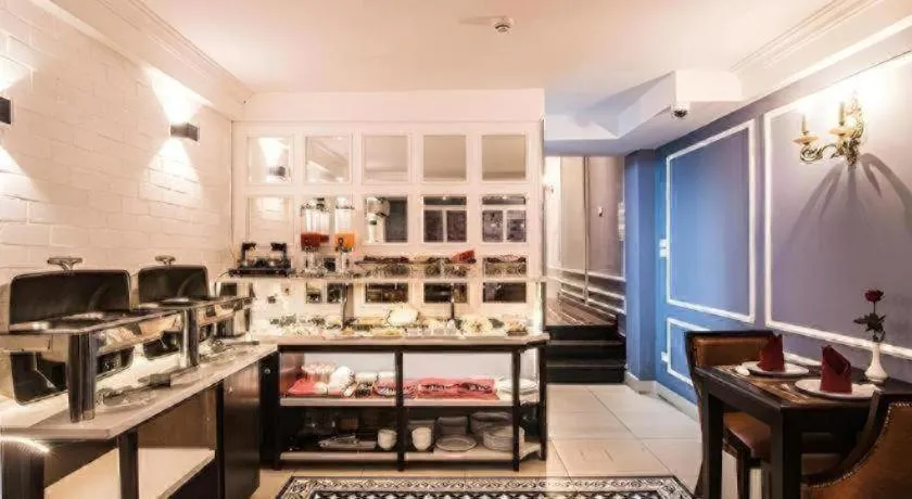 Ha Noi Crystal Pearl Hotel