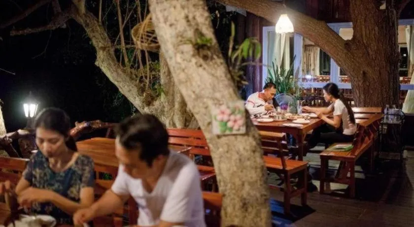 Varee Valley Resort and Restaurant