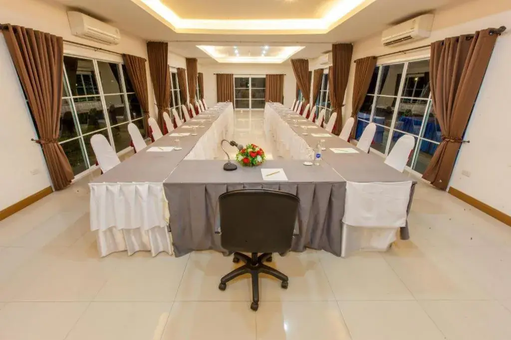 Varee Valley Resort and Restaurant Varee Valley Resort and Restaurant