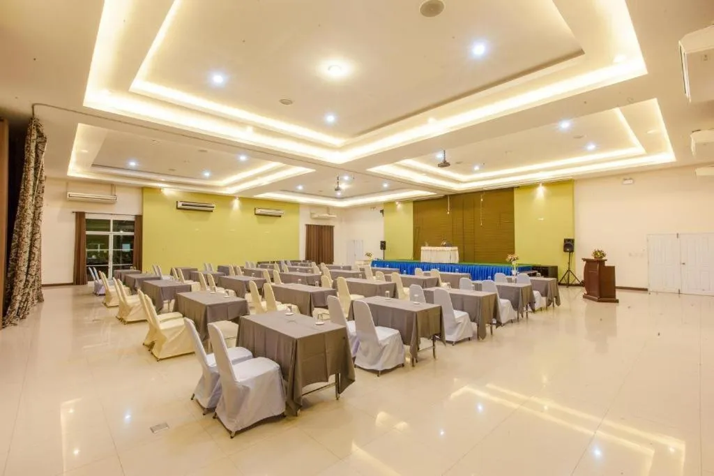 Varee Valley Resort and Restaurant