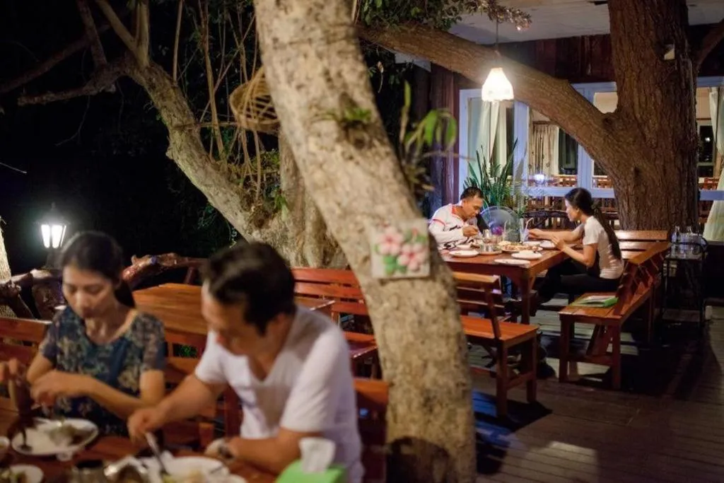 Varee Valley Resort and Restaurant